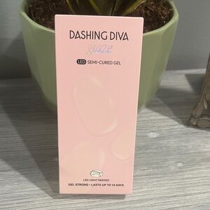 Dashing Diva Glaze LED Semi-Cured Gel never used color true mint